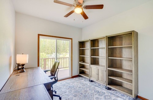Papa House | Hawaiian Retreat w/Ocean Views in Captain Cook!