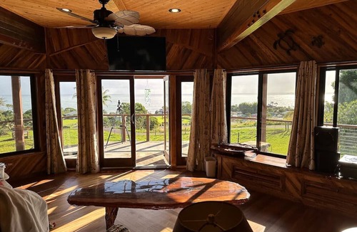 Hilo Apartment | Magic Skies Main Level Living