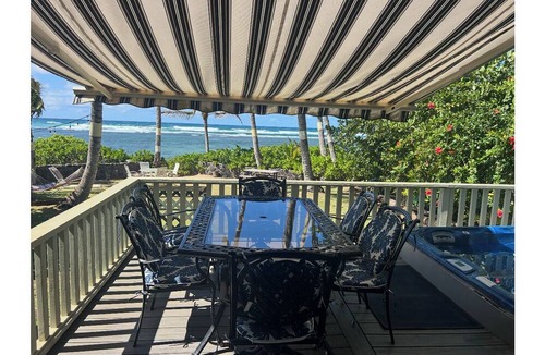Mokuleia House | BEACHFRONT REEF TURTLES KAYAK NORTH SHORE