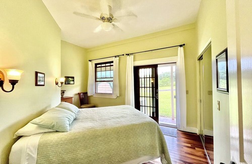 Pahoa House | Puna Rainforest Retreat Hot Spring-Ocean views on 20 acre Estate
