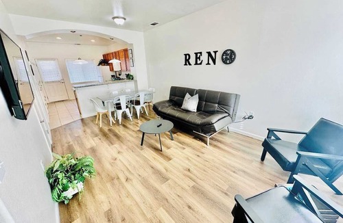 Reno House | Fiveplex Breing The Entire Team/12Bd 12Ba/Sleeps42/12 Queens & 12 Twins/6 Half Baths
