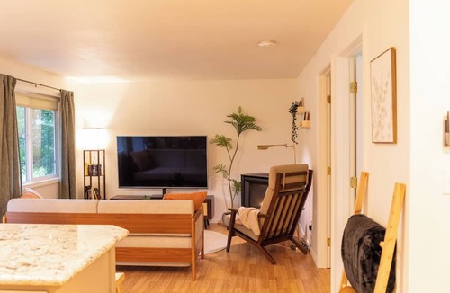 Hoodsport House | Wellness Retreat at Lake Cushman. Sauna, Cold Plunge, Fire Pit