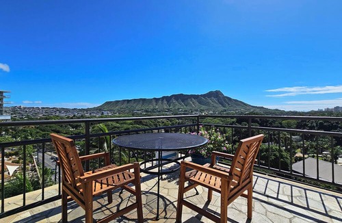Waikiki Hotel | WAIKIKI GRAND HOTEL® 416 Surfing adventure Ste in Waikiki 2min to Queens Beach🏝