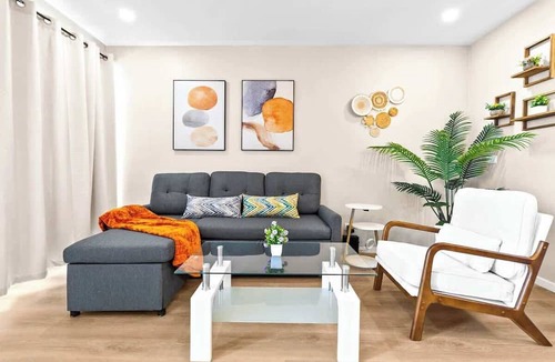 Ala Moana Apartment | Peaceful Modern HNL Getaway