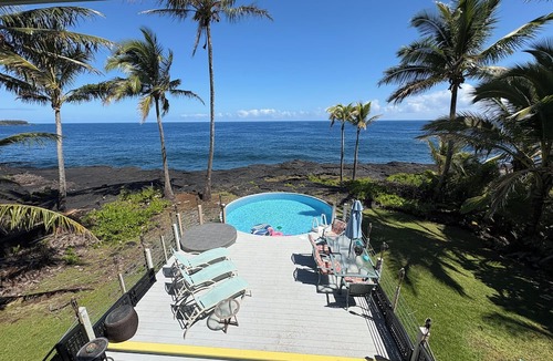 Keaau House | Mermaid’s Lookout WOW the views! Ocean Front, full lanai, heated pool & AC.