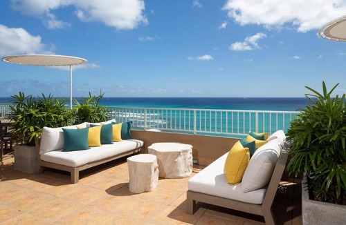 Waikiki Hotel | Diamond Head View Triple Doubles at The Twin Fin Hotel, Outdoor Pool