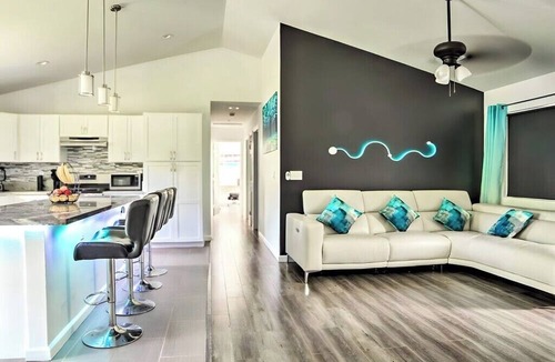 Keaau House | Luxury Hawaii Getaway Close to the Beach & Ocean!