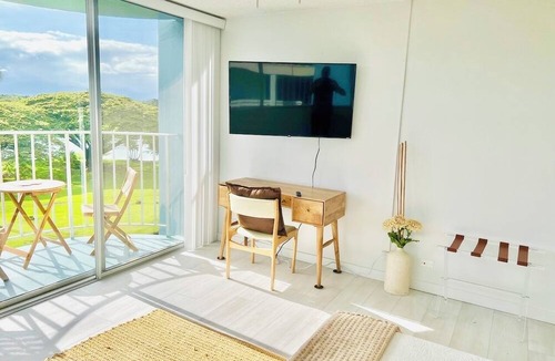 Hilo Condo | Amazing Ocean & Park Views - Pool & AC