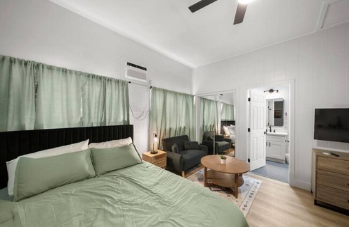 Hilo House | Island Escape Near Falls, Pet-Friendly Space