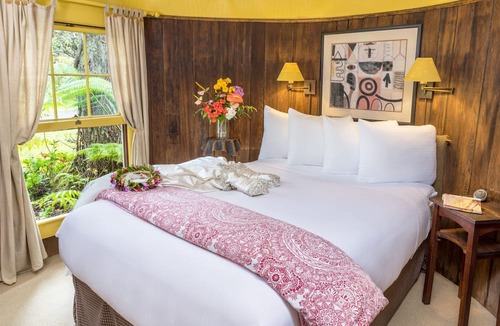 Volcano Cottage | Private Cottage at Boutique Hotel in Volcano Village
