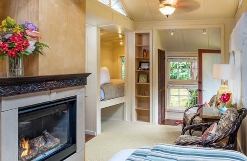 Volcano Cottage | Private Volcano Village Cottage