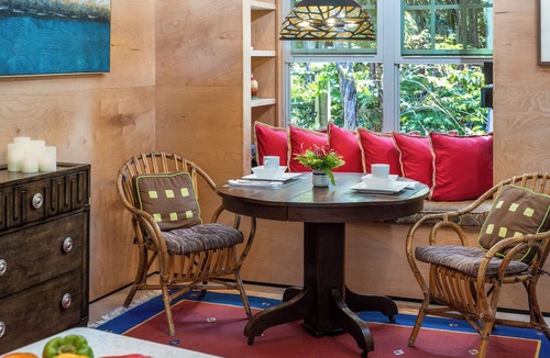 Volcano House | Luxury Suite 1 Mile from Volcanoes National Park