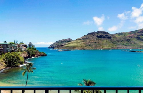 Lihue Hotel | Spacious Suite w/Private Lanai | Beachfront Retreat w/Airport Shuttle