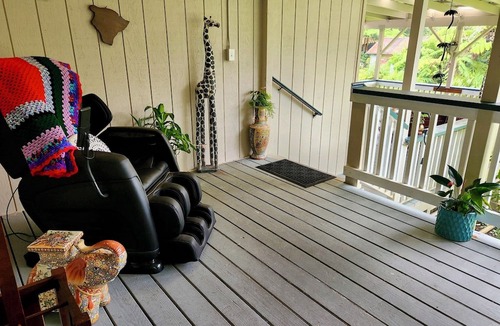 Volcano House | Aloha Junction Guesthouse Suites, stay and explore Kilauea Volcano Hawaii.