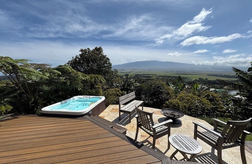 Kamuela House | -NEW- Luxurious well appointed Hawai'i home with spectacular Mauna Kea Views