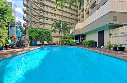 Waikiki Condo | Waikiki Grand Hotel® 605—Queen-Bed Beachy Studio 𓂃𓂃 ོ⋆☀︎𓂃⛱𓂃2 Guests