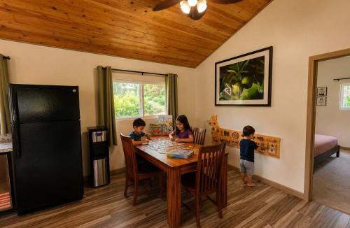 Mountain View House | Family Friendly Oasis- Firepit-Puzzles-Breakfast