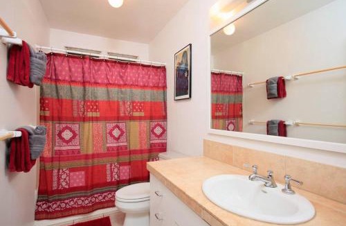 Pauwela Apartment | Dual Balconies Full Kitchen + Parking