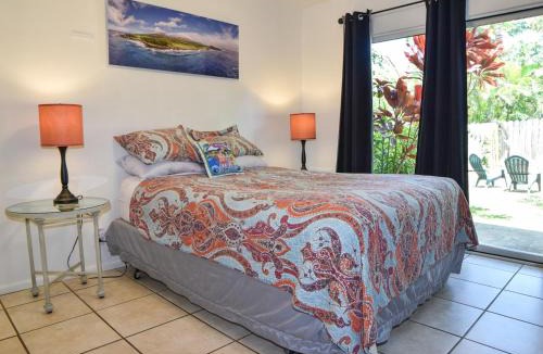 Pauwela Apartment | Private Hot Tub Lanai + Full Kitchen