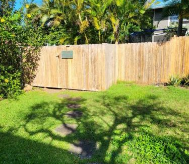 Pauwela Apartment | Private Hot Tub Lanai + Full Kitchen