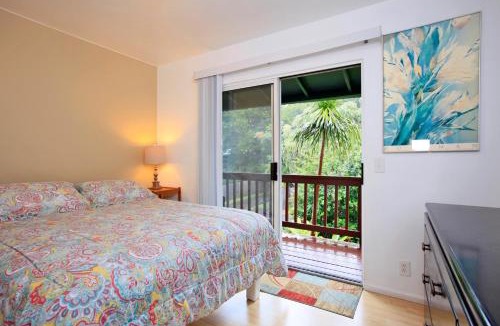 Pauwela Apartment | Two Balconies Full Kitchen + Parking