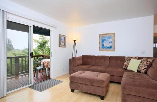Pauwela Apartment | Two Balconies Full Kitchen + Parking