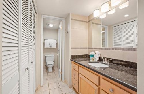 Kahana Apartment | Valley Isle Villas Oceanfront 3 BR Sleeps 9 Complimentary Car with 6 Nights VIR ML-3672 by KBM
