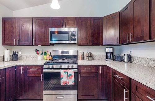 Keaau House | Peaceful Petfriendly Paradise Home with AC