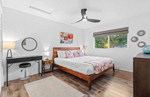 Volcano House | Ohia Lehua Hale-Hot Tub-Fireplace-Fire Table