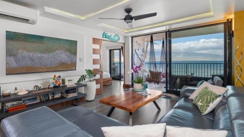 Maalaea Apartment | Spectacular luxury , modern oceanfront condo Maalaea-Kihei ,Maui