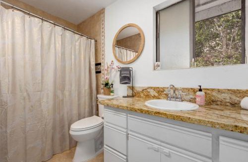 Royal Hawaiian Estates Apartment | Private Volcano Getaway - Near Kilauea & Trails