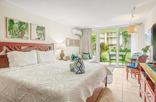 Wailua Apartment | Romantic Garden Escape - Steps to Beach