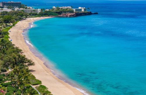 Kahana House | Kahana Reef 201 · KR 201 OceanFront 1BD Condo w Ocean Views Pool