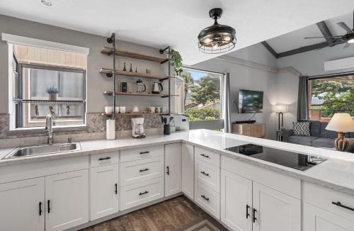 Historic Kailua Village House | Kailua Bay Resort#2-306