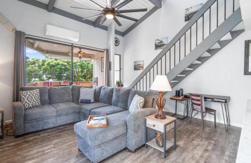 Historic Kailua Village House | Kailua Bay Resort#2-306