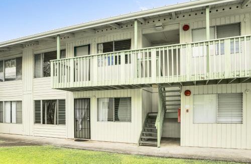 Hilo House | Walk to Dtwn Hilo! Tropical Getaway w/Pool Access