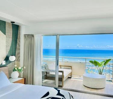 Waikiki Apartment | Panoramic Oceanview Resort - Full Kitchen in Each Unit, 2 Swimming Pools, Onsite Restaurants, Fireworks Every Friday