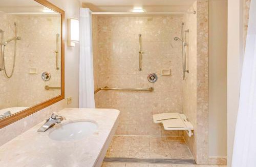 Waikoloa Resort | Hilton Grand Vacations Club Ocean Tower Waikoloa Village