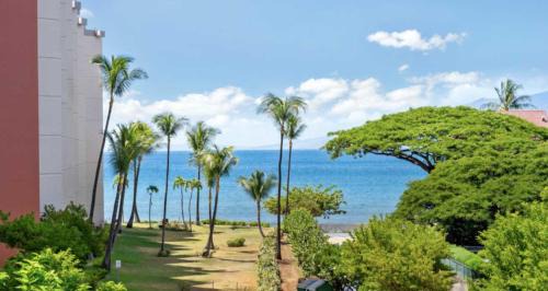 Honokowai Apartment | OCEAN VIEW condo with private balcony on 4th floor