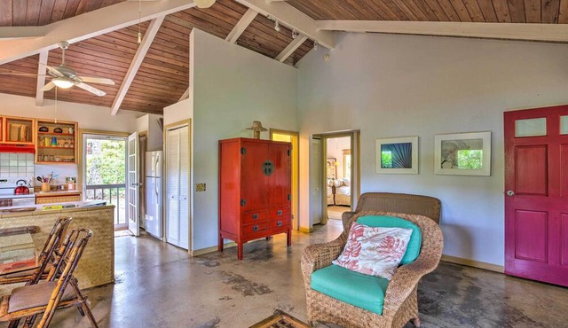 'melemele' Kapa'a Cottage: 1 Block to Beach!