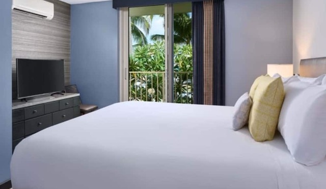 Kaimana Beach Hotel