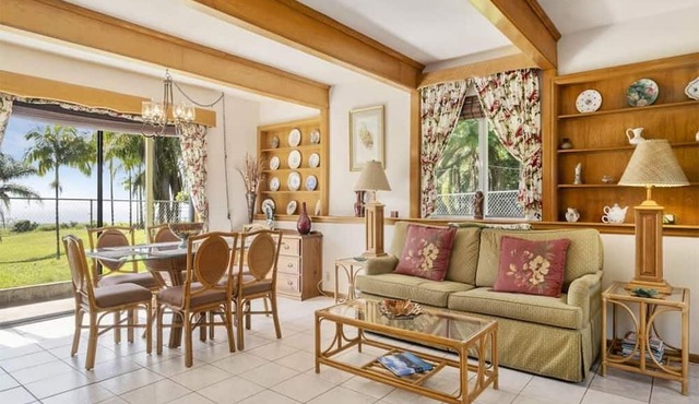 3 Bedroom Ocean View Home for 8 - Hale Kamaoa in Naalehu