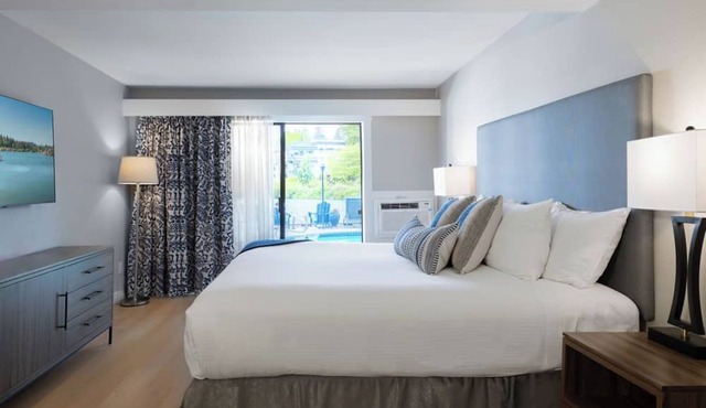 Lakeshore Inn in Lake Oswego