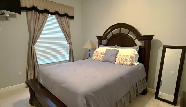 Quiet Lakeview Home in Wesley Chapel