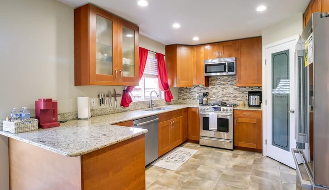 Spacious Kent Vacation Rental w/ Deck Near Lakes! in Kent