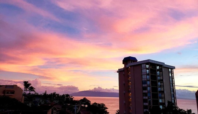 Oceanfront/Beachfront 1200 sq ft 1 bed-2 bath condo