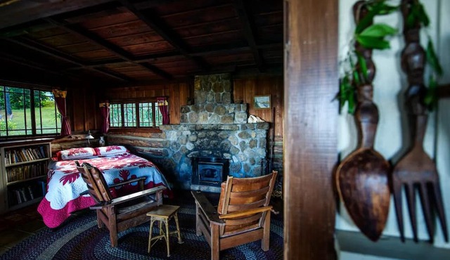 Cozy Upcountry Log Cabin in Kula