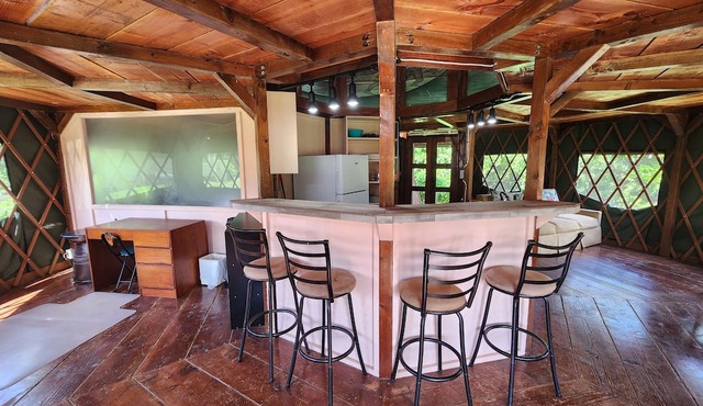 North Shore 2-Story Rustic Yurt Glamping Lodge Tropical Nature Rental Near Beach