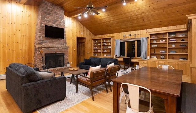 3/3 Chalet on 1 Acre - Manchester/Stratton/VSF in Manchester Center