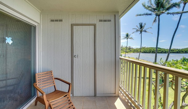 Kaunakakai Condo w/Private Lanai & Ocean Views!